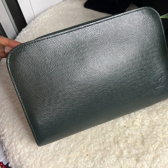 Louis Vuitton Tiaga Green Clutch - Picture 1 of 16